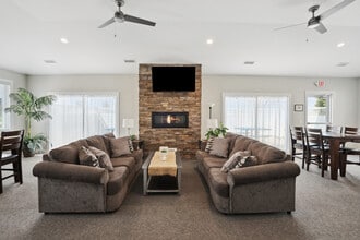 Park Place Apartments in Davenport, IA - Building Photo - Building Photo