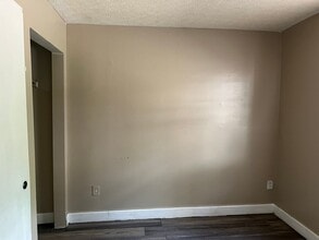 2167 M.L.K. Jr Dr SW in Atlanta, GA - Building Photo - Building Photo