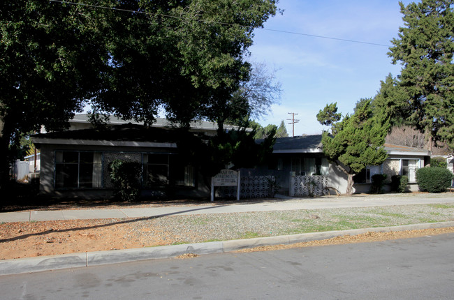 Edgar Ave. Apartments in Beaumont, CA - Foto de edificio - Building Photo