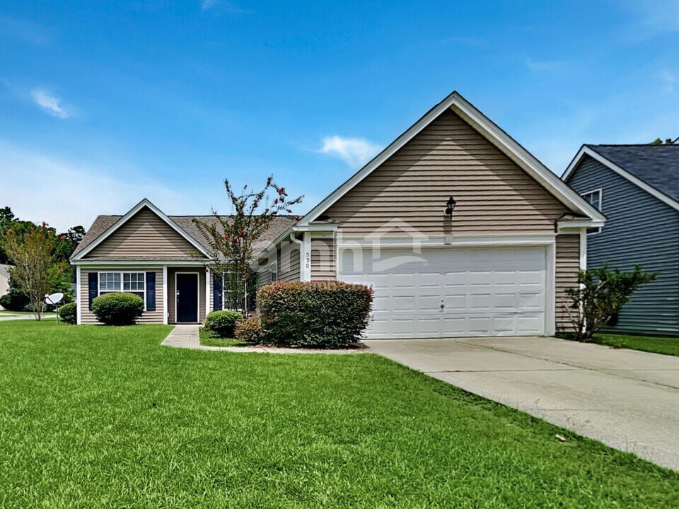 530 Beverly Dr in Summerville, SC - Building Photo