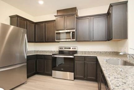 545 Bains St in Pattison, TX - Building Photo - Building Photo