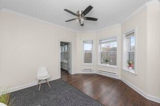 915 W Waveland Ave, Unit #923-3B in Chicago, IL - Building Photo - Building Photo