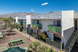 Latitude 32 in Tucson, AZ - Building Photo