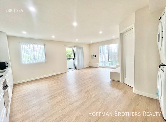 860 S Ardmore Ave, Unit 208 in Los Angeles, CA - Foto de edificio - Building Photo