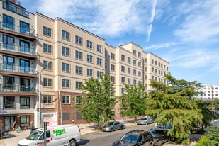 833 Monroe St in Brooklyn, NY - Building Photo