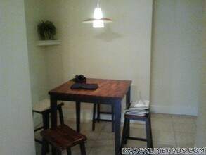 18 Euston St in Brookline, MA - Building Photo - Building Photo