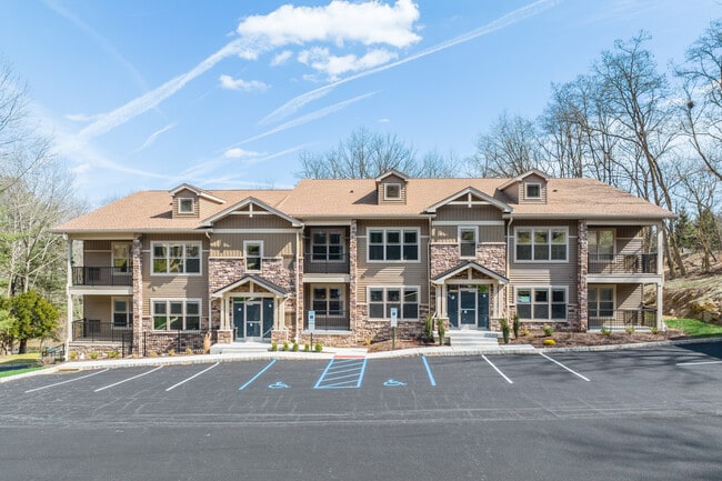 Saucon Square in Bethlehem, PA - Building Photo - Building Photo