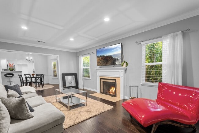 4242 Van Nuys Blvd in Sherman Oaks, CA - Building Photo - Building Photo