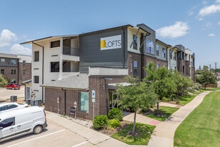 SEVEN TWELVE LOFTS in Denton, TX - Building Photo