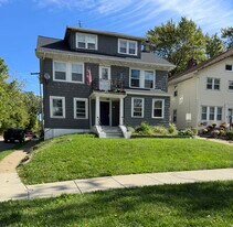 1335 West Blvd, Unit 2 in Cleveland, OH - Building Photo