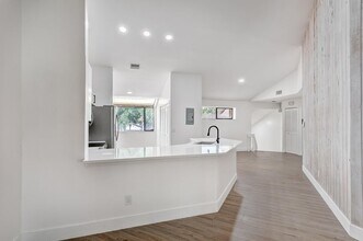 206 Sea Oats Dr in Juno Beach, FL - Building Photo - Building Photo