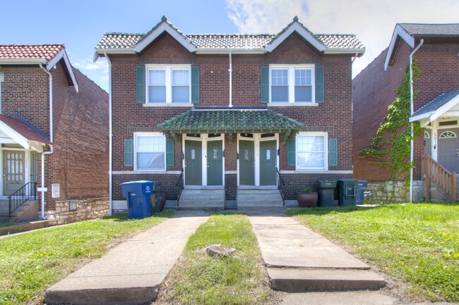 5012 Chippewa St, Unit 5010 2F in St. Louis, MO - Foto de edificio - Building Photo