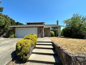 512 Baylor Ct in Benicia, CA - Building Photo - Building Photo