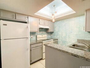 5855 SW 8th Pl in Gainesville, FL - Building Photo - Building Photo