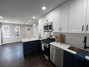 58 Astor Pl in Jersey City, NJ - Building Photo - Building Photo