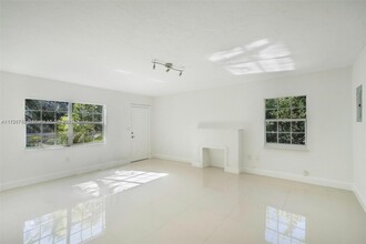 531 NE 68th St in Miami, FL - Building Photo - Building Photo