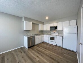 327 SW 3rd St in Grand Prairie, TX - Building Photo - Building Photo