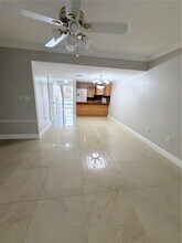 527 W 68th St in Hialeah, FL - Building Photo - Building Photo