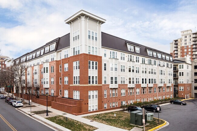 2655 Prosperity Ave