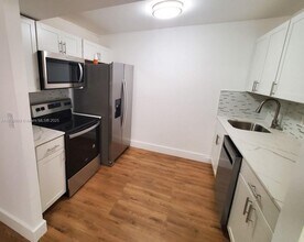 5967 NW 27th Pl in Sunrise, FL - Building Photo - Building Photo