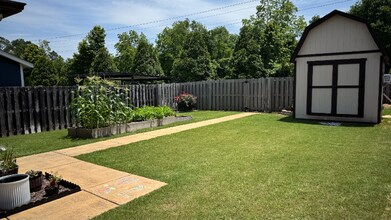 85 Laurel Pl in Deatsville, AL - Building Photo - Building Photo