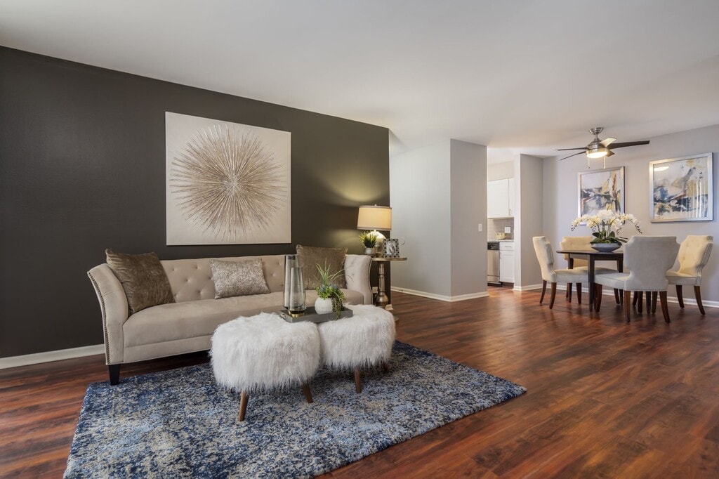 Lakeside Apartments Lisle, IL Apartments