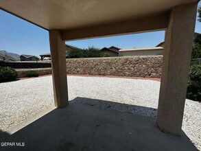 5017 Lone Cactus Ct in El Paso, TX - Building Photo - Building Photo
