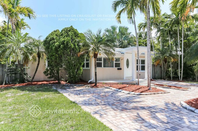 1402 Mayo St in Hollywood, FL - Building Photo - Building Photo
