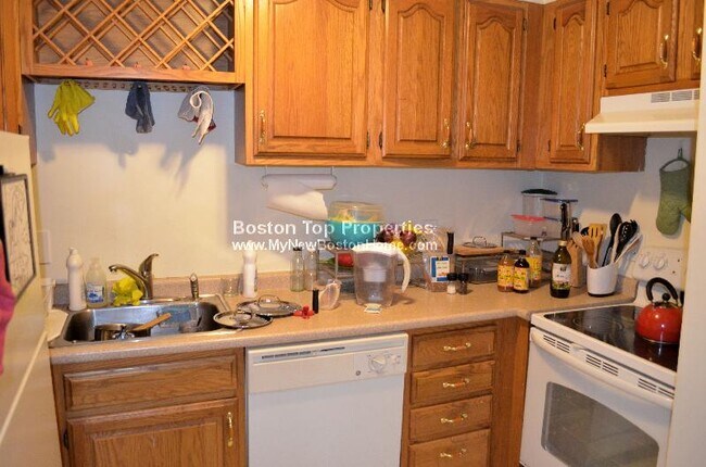 65 Hemenway St, Unit 8 in Boston, MA - Building Photo - Building Photo