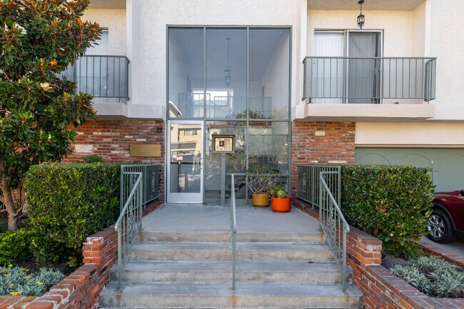 11520 Menlo Ave in Hawthorne, CA - Foto de edificio - Building Photo