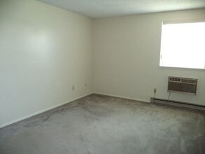 709 W Cherry Ln in State College, PA - Building Photo - Building Photo