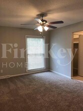 104 Heron Ct in Ladson, SC - Building Photo - Building Photo
