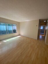 360 Rosecrans St in San Diego, CA - Foto de edificio - Building Photo