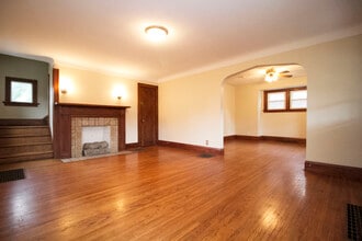 2151 W Sylvania Ave in Toledo, OH - Building Photo - Building Photo