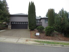 5353 Snowflake St SE in Salem, OR - Building Photo