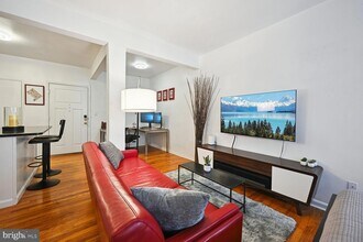1300 Massachusetts Ave NW, Unit 503 in Washington, DC - Building Photo - Building Photo
