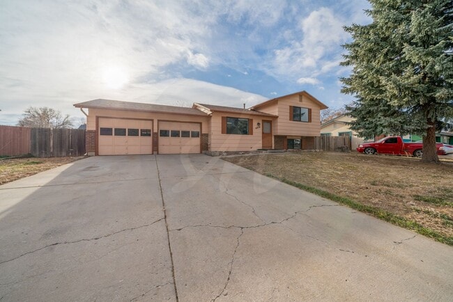 property at 6850 Goldfield Dr