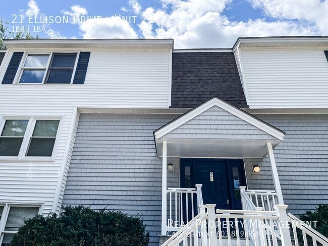 21 Ellison Dr in Barrington, NH - Building Photo - Building Photo