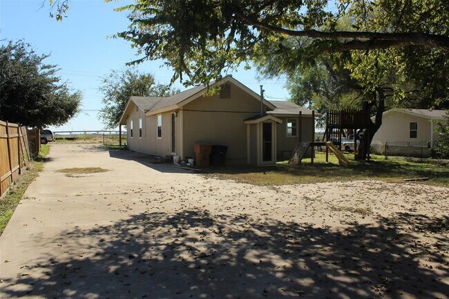 3106 Fallwell Ln in Austin, TX - Building Photo - Building Photo