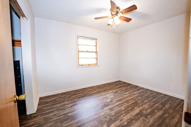 825-827 S Roanoke Ave in Springfield, MO - Building Photo - Building Photo