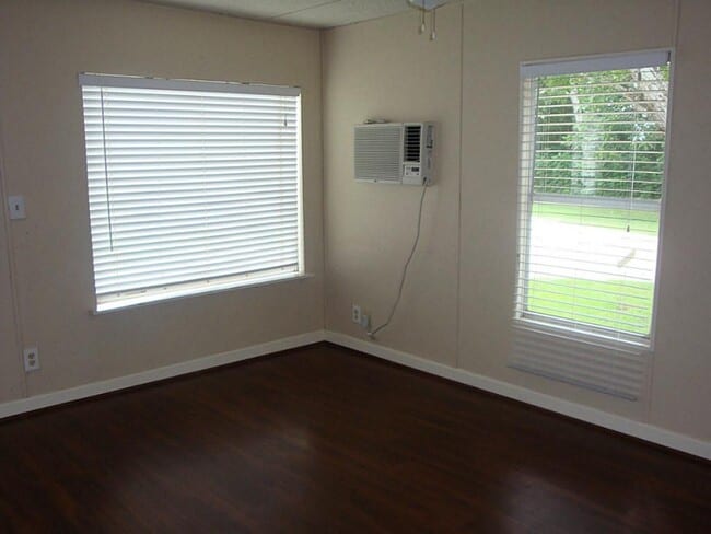 2445 Precinct Line Rd in Richmond, TX - Building Photo - Building Photo