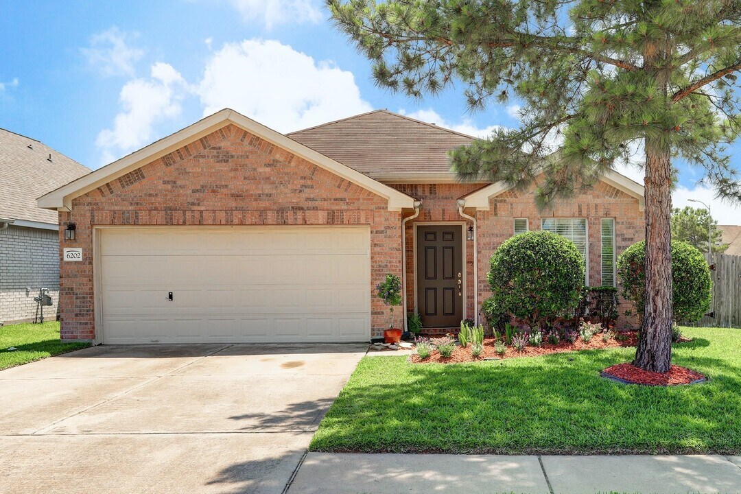 6202 Wimberly Knoll Ct in Houston, TX - Building Photo