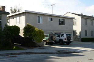 117 James Ave in Redwood City, CA - Building Photo