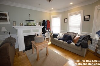 55 Hobart St, Unit 1 in Boston, MA - Building Photo - Building Photo