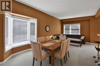 60 Cloverleaf Dr in Hamilton, ON - Building Photo - Building Photo