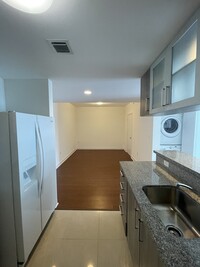 401 NW 3rd St, Unit A in Miami, FL - Foto de edificio - Building Photo