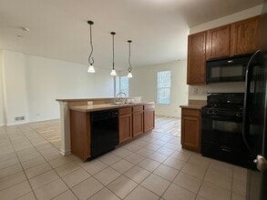 4555 Camden Ln in Yorkville, IL - Building Photo - Building Photo