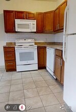 1148 Commonwealth Ave, Unit 1 in Allston, MA - Foto de edificio - Building Photo