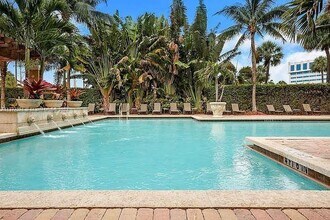 616 Clearwater Park Rd in West Palm Beach, FL - Building Photo - Building Photo