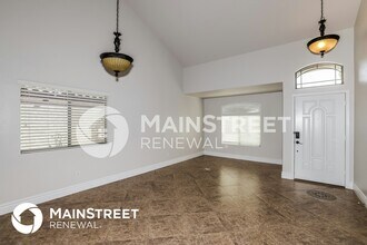 11216 W College Dr in Phoenix, AZ - Foto de edificio - Building Photo